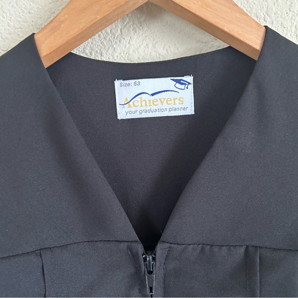 Achievers your graduation planner black graduation robe - Picture 9 of 9